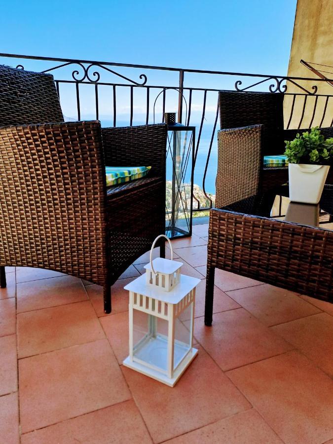 Tao Charming Apartment Taormina Bagian luar foto