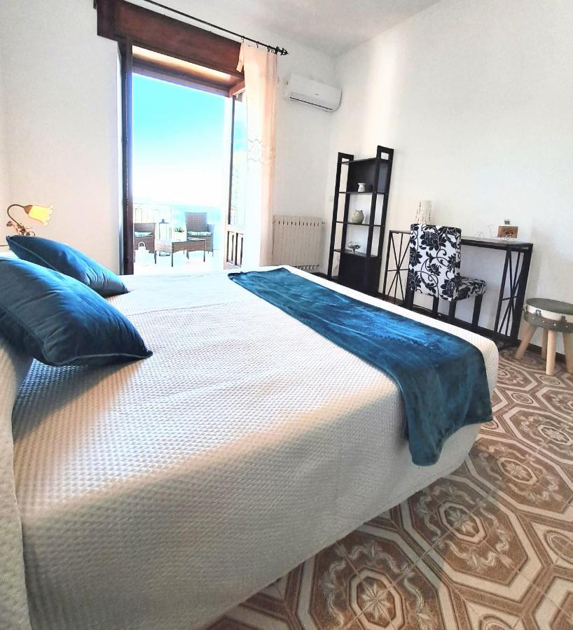 Tao Charming Apartment Taormina Bagian luar foto
