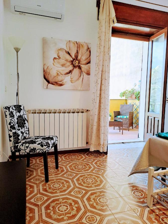 Tao Charming Apartment Taormina Bagian luar foto