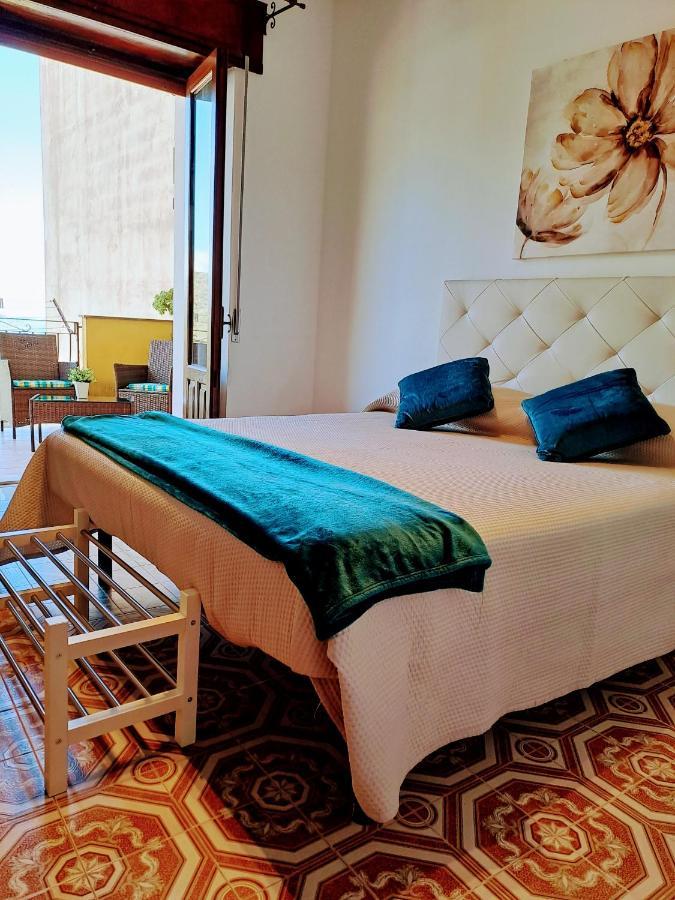 Tao Charming Apartment Taormina Bagian luar foto