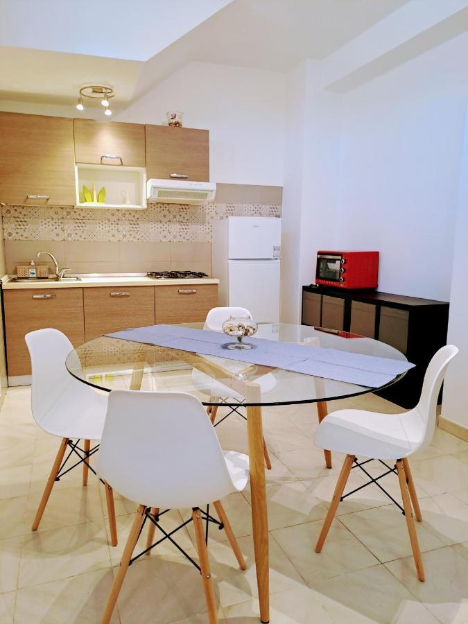 Tao Charming Apartment Taormina Bagian luar foto