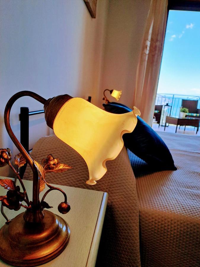 Tao Charming Apartment Taormina Bagian luar foto