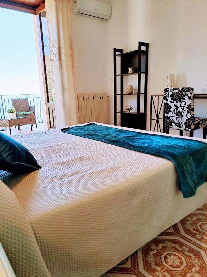 Tao Charming Apartment Taormina Bagian luar foto
