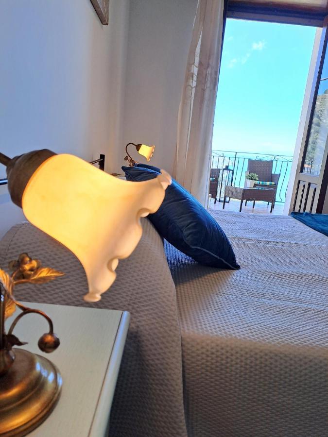 Tao Charming Apartment Taormina Bagian luar foto